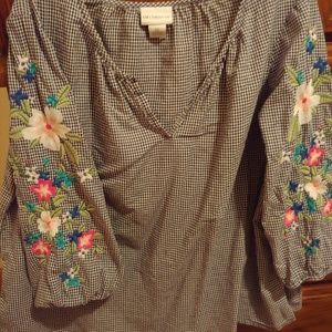 Liz Claiborne embroidery top